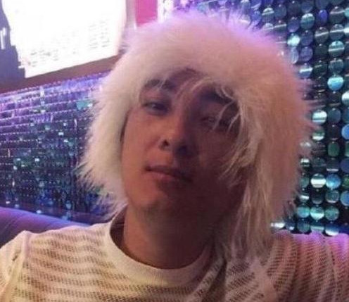 網(wǎng)曝鹿晗韓庚吳亦凡舊照！全能愛豆誰更辣眼？